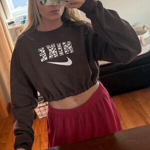 Custom ‘Nike’ Brown Cropped Sweatshirt